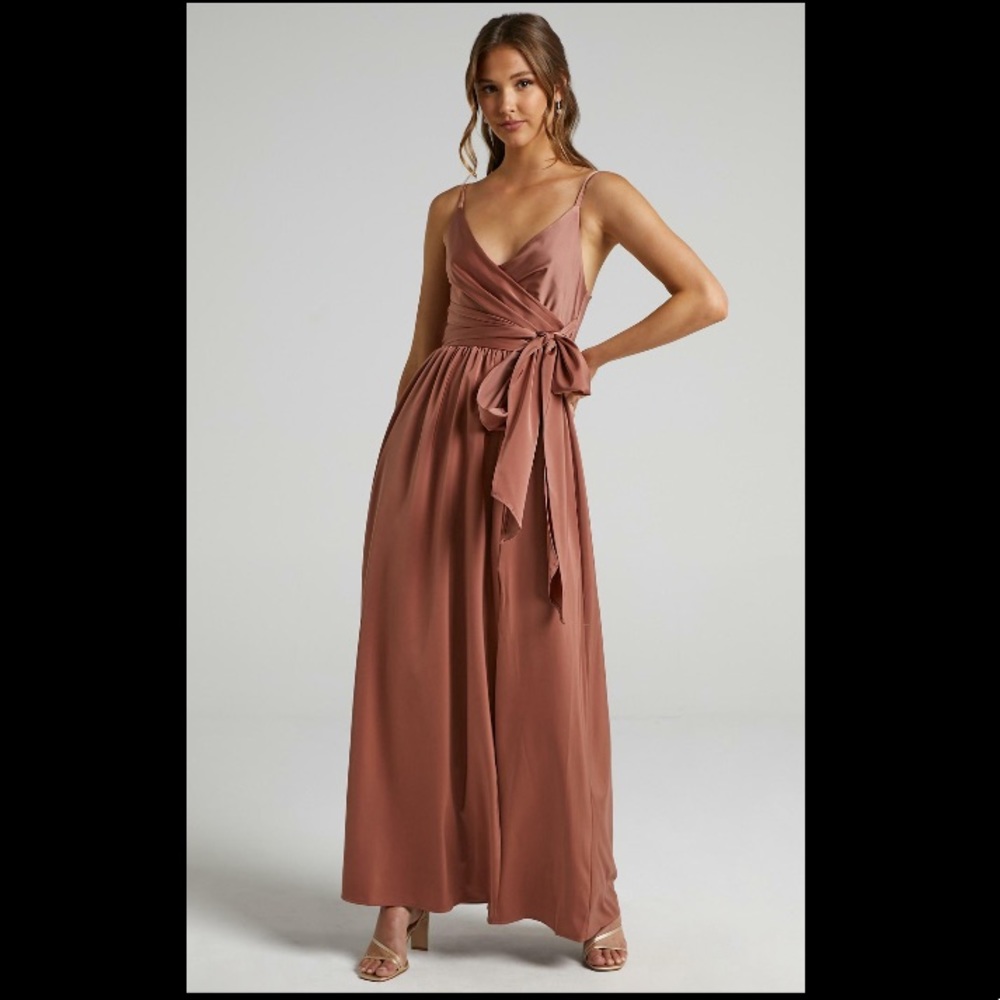 NWT SHOWPO FORMAL DRESS